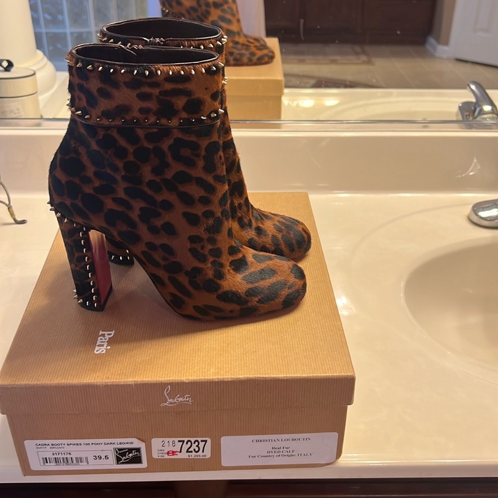 Christian Louboutin Cadra Booty Spikes 100 Pony Dar Loe/KID Brown